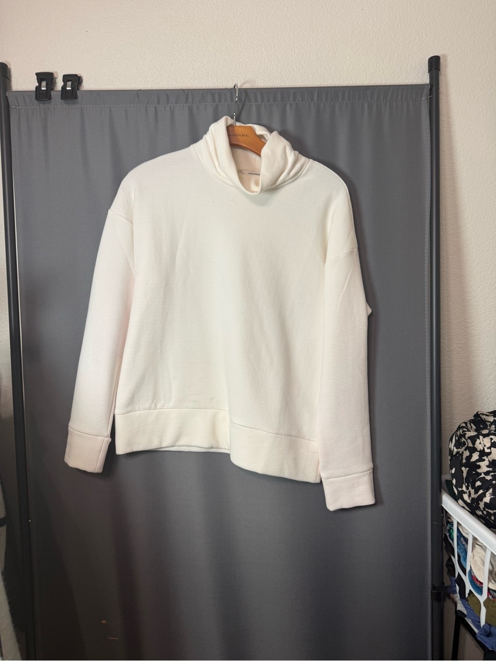 Banana Republic Cream Turtleneck Sweatshirt